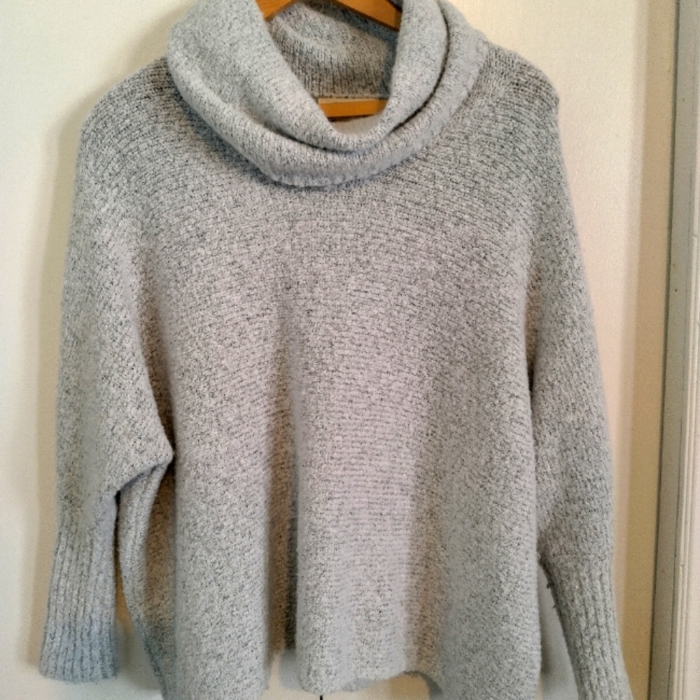 Jessica Simpson boxy turtleneck sweater XS